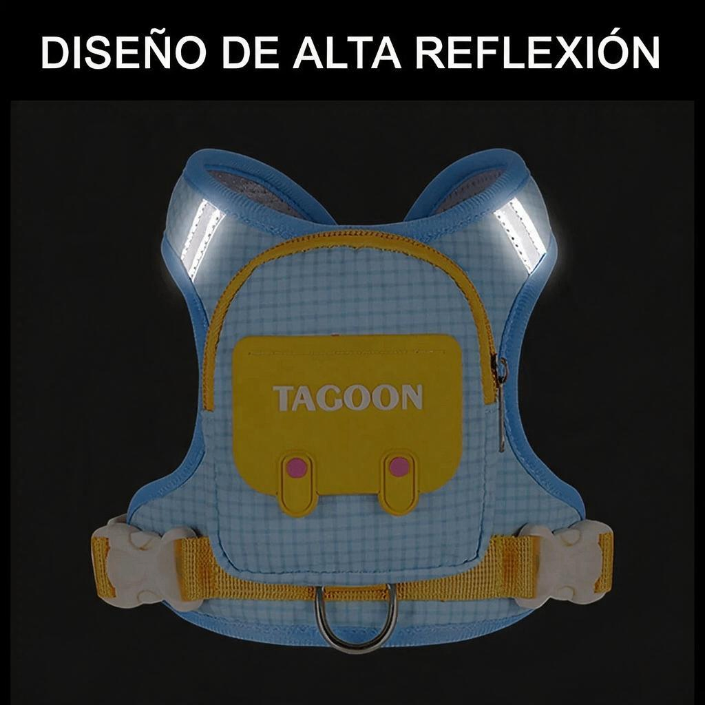 Arnés tipo mochila reflectante para perros, diseño en color azul con detalles reflectantes y compartimentos para accesorios.