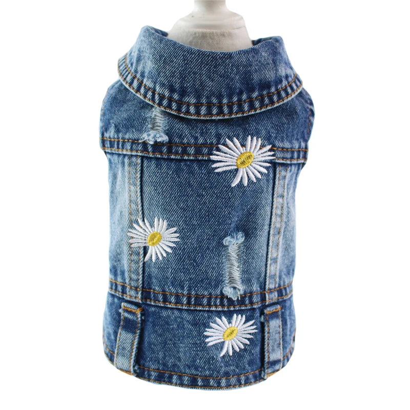 chamarra vaquera de mezclilla para perros con bordados de flores y diseño moderno