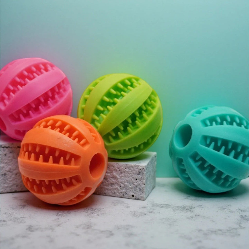 pelota dispensadora de premios para perro en colores vif avec textures pour un jeu amusant et interactif