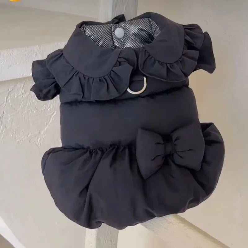 abrigo vestido para perro con moño grande en color noir, avec volant et jupe bouffante.