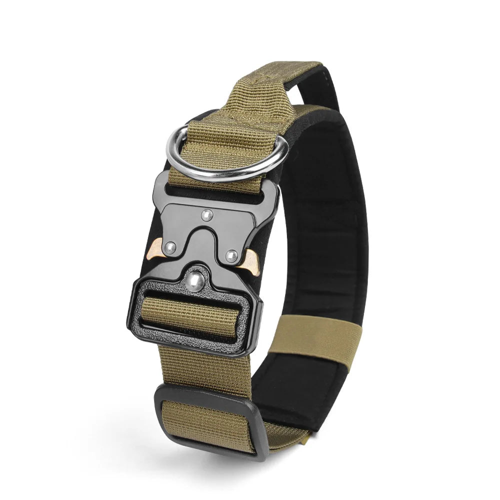 Collar táctico para perro de nylon resistente de Mitzon con hebilla de liberación rápida y diseño duradero.