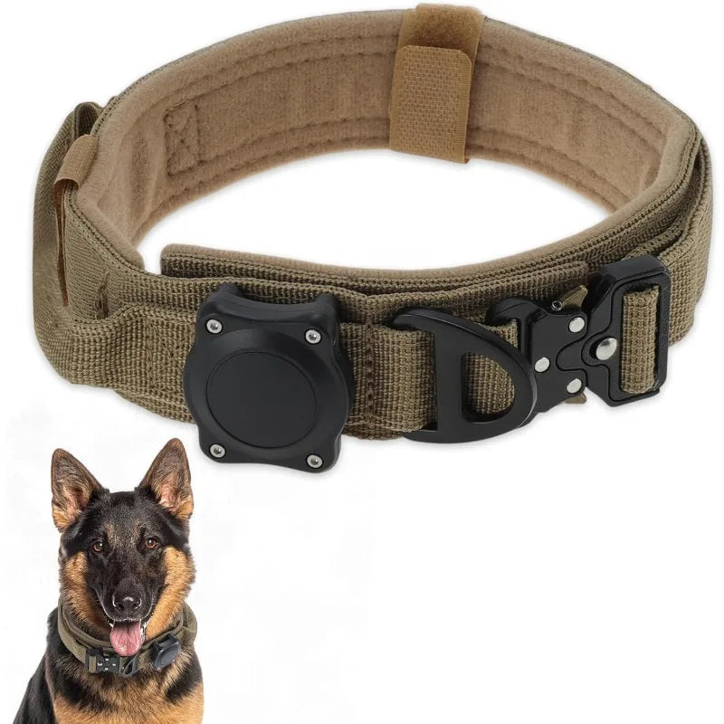 Collar táctico para perro con asa y hebilla, idéal pour un contrôle renforcé lors des promenades.