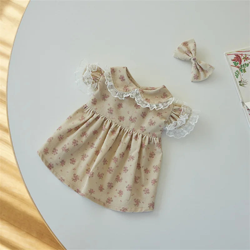 Vestido para perro con estampado floral de Mitzon, ideal para primavera y verano.