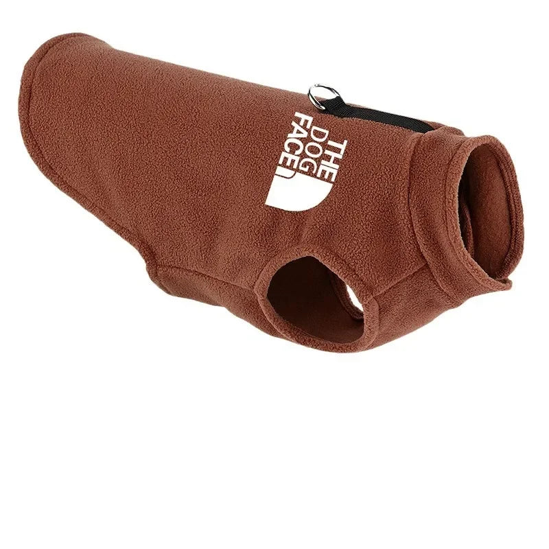Chaleco de polar para perro con argolla para correa, color marrón, suave y cálido, ideal para paseos.