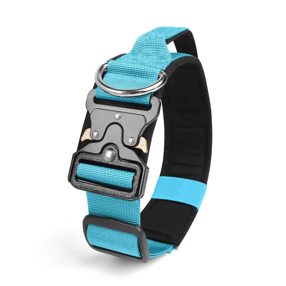 Collar táctico para perro de nylon resistente de Mitzon con hebilla de liberación rápida en color azul.