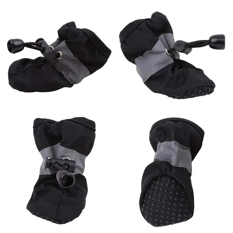 Zapatos impermeables para perro antiderrapantes Mitzon, diseño negro con suela antideslizante para patitas secas.
