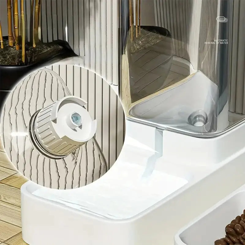 Détail du système de distribution d'eau du comedero y bebedero automático por gravedad pour perro de 3.8 L.