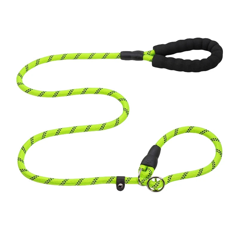 Correa resistente para perro de nylon reflectante en color verde neón, ideal para paseos seguros.