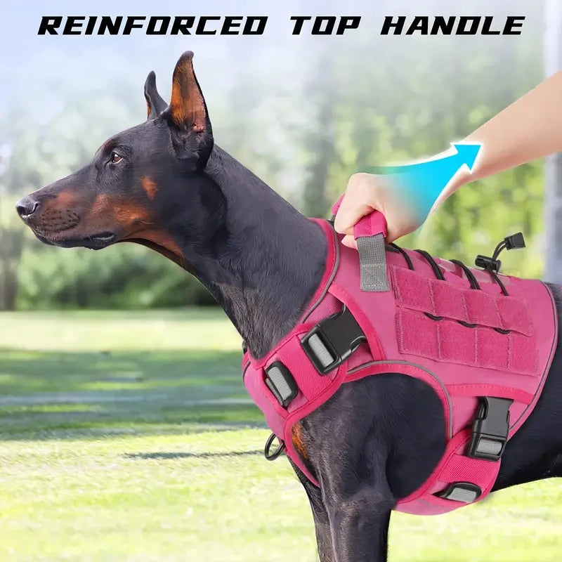Arnés táctico para perro antitirones avec asa renforcée, idéal pour le contrôle pendant les promenades.