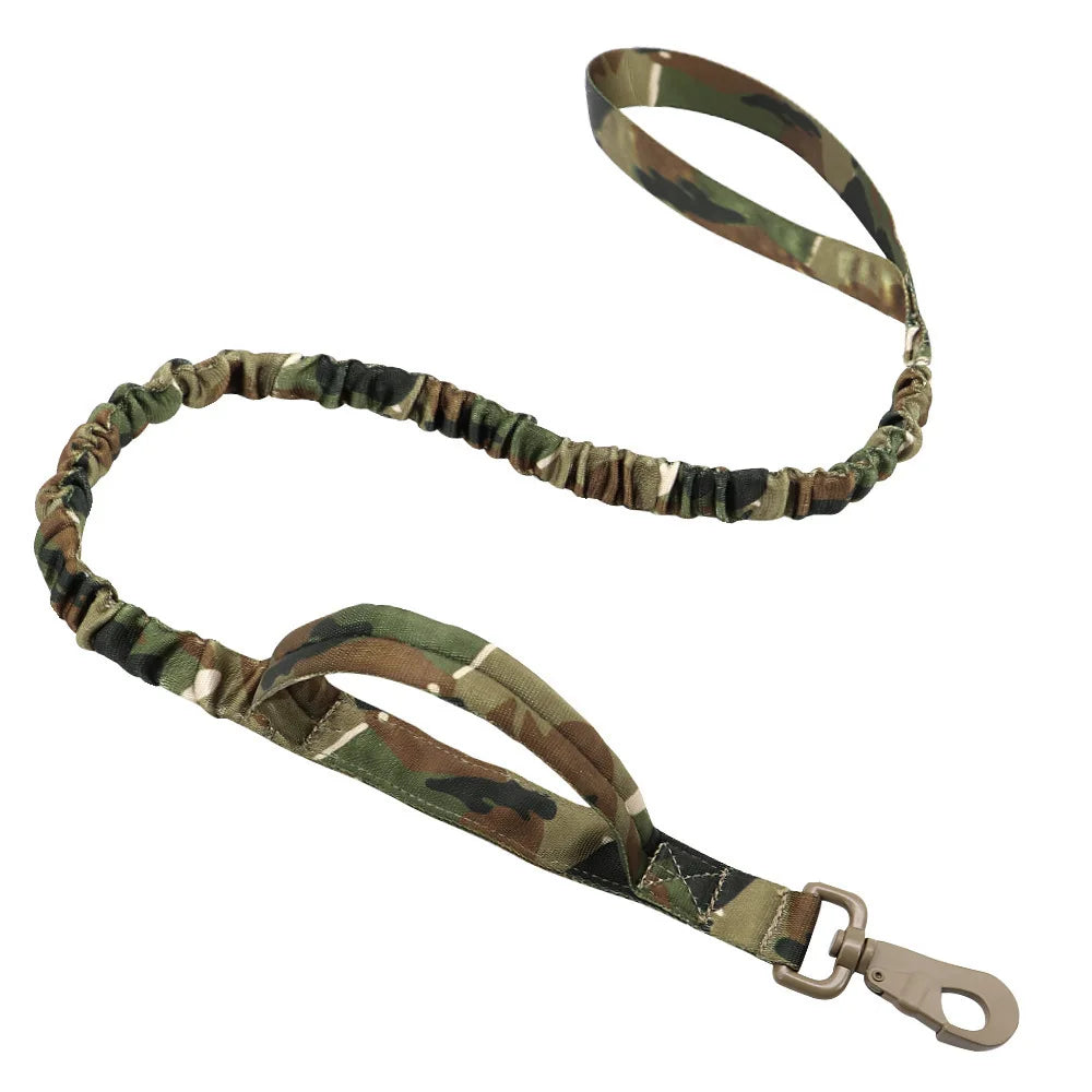 Correa táctica para perro pequeño de camuflaje, ideal para uso con arnés táctico para perro pequeño.