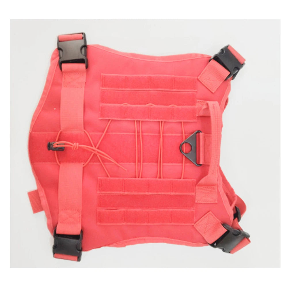 Arnés táctico para perro en color rouge, conçu pour le contrôle et le confort lors des promenades.