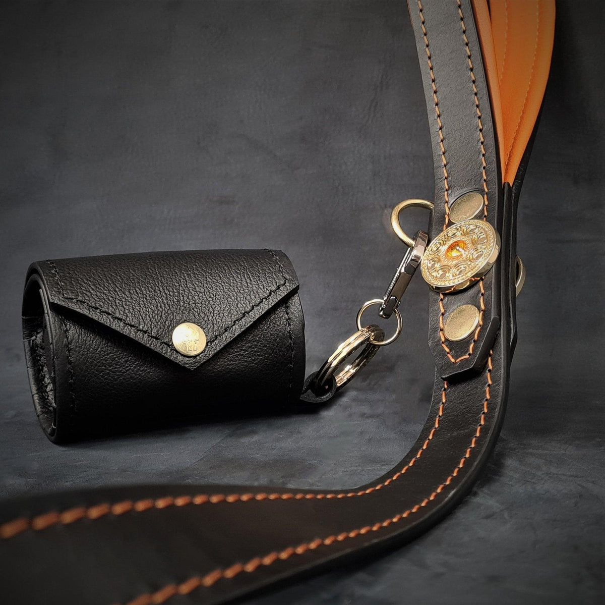 Porta bolsas Bestia Designer para perros - accesorio premium elegante y funcional - MITZON