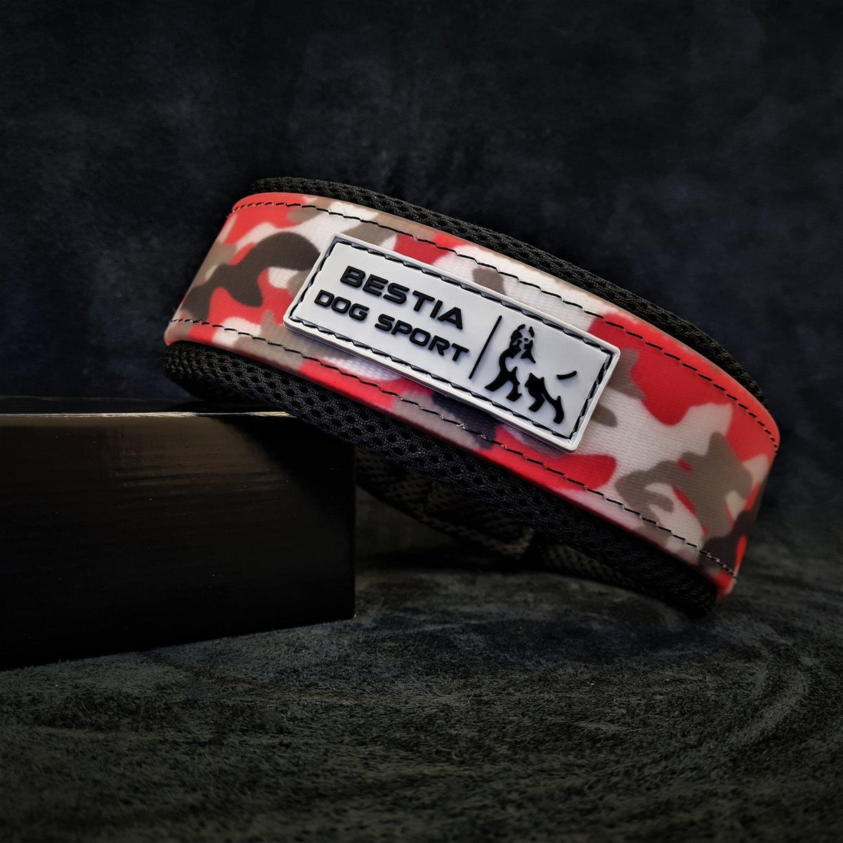 Collar Bestia Sport Red Camo para perros - estampado camuflaje rojo resistente y llamativo - MITZON