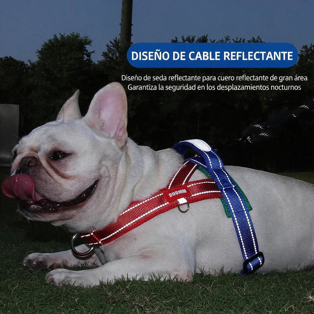 Arnés antitirones tipo chaleco para perro reflectante de liberación rápida, diseño cómodo y seguro para paseos nocturnos.