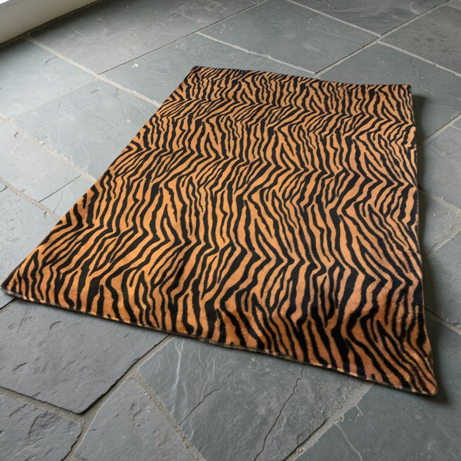 Colchoneta de Viaje MITZON Tiger Edition — desplegada