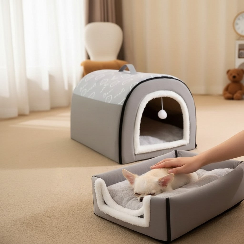 Panier pour chien MITZON gris et blanc, niche fermée confortable avec un petit chien qui dort paisiblement à l'intérieur.